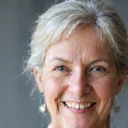 Retrato de Laura P., cliente satisfecha